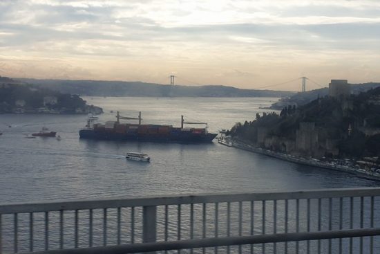 Containership runs aground in Bosporus
