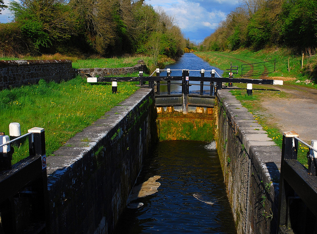 Канал буда. Царский канал – Ирландия. Дублин каналы. Каналы в Ирландии. Водяной канала в Ирландии.